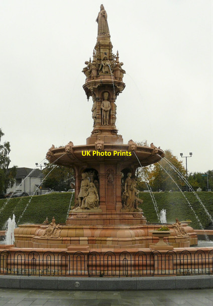 Photo 6"x4" Doulton Fountain Glasgow c2021