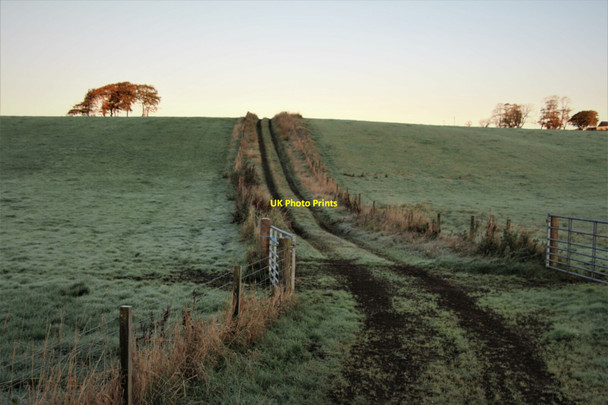 Photo 6"x4" Over the brow to Blacklawhill Windy-Yett\/NS4750 c2021