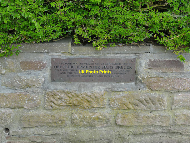 Photo 6"x4" Augsburg Gardens, Inverness - plaque Inverness c2019