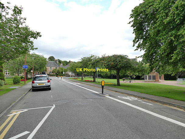 Photo 6"x4" Road through Cavell Gardens Inverness c2019