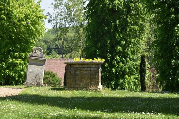 Photo 6"x4" Tomb, St Nicholas's Church Elmdon\/TL4639 c2021