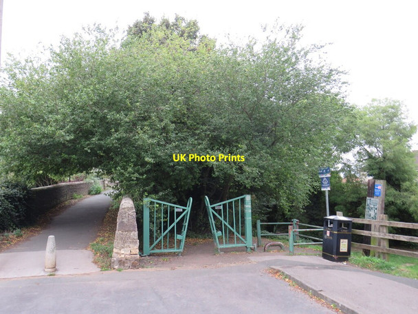 Photo 6"x4" Entrance to railway path, Wetherby Wetherby c2021