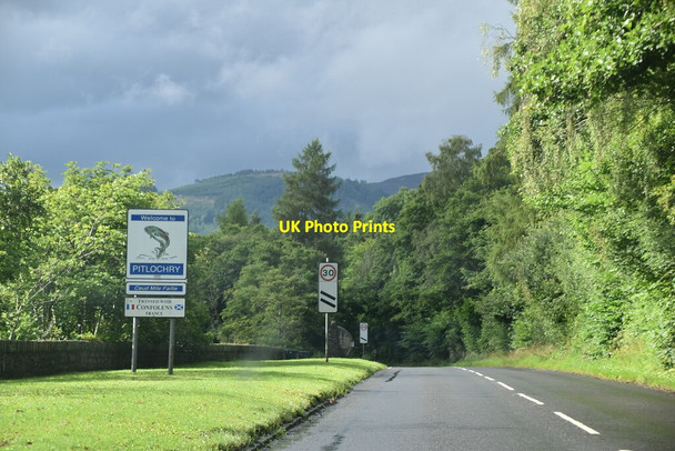 Photo 6"x4" Welcome to Pitlochry Pitlochry c2021