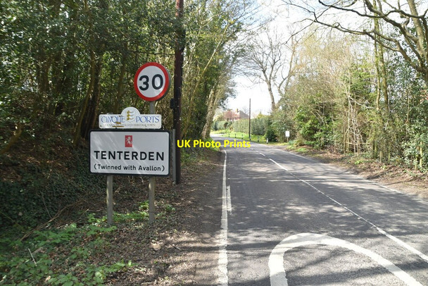Photo 6"x4" Entering Tenterden, B2067 Tenterden c2021