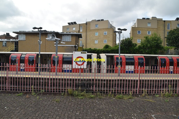 Photo 6"x4" West Ruislip Underground Station Ruislip c2021