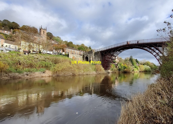 Photo 6"x4" The Iron Bridge crossing the River Severn Ironbridge c2021