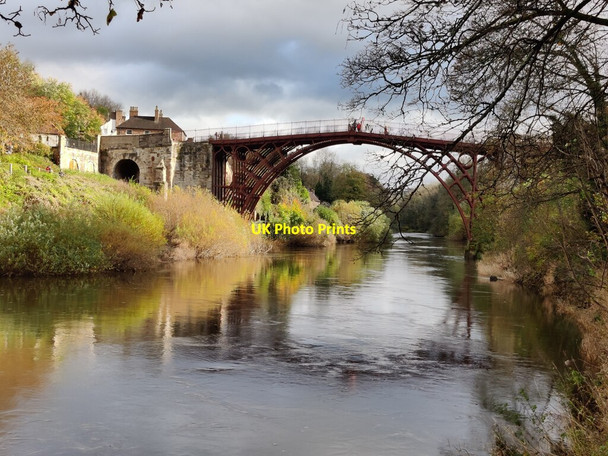 Photo 6"x4" The Iron Bridge crossing the River Severn Ironbridge c2021