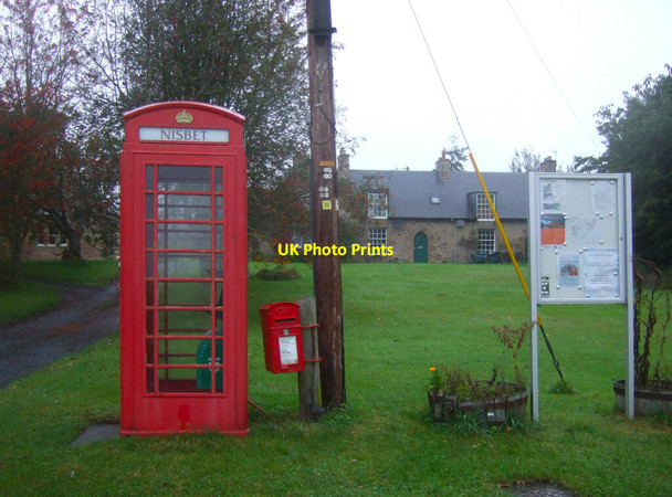 Photo 6"x4" George V postbox and telephone box, Nisbet Nisbet\/NT6725 c2021