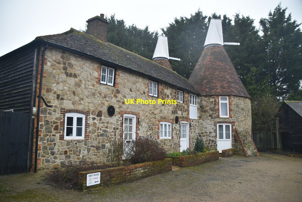 Photo 6"x4" Henden Manor Oast Cooper's Corner\/TQ4849 c2021