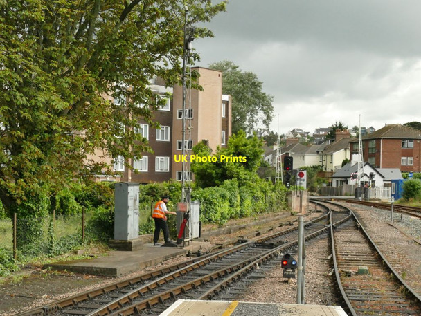 Photo 6"x4" Switching tracks at Paignton Queens Park station Paignton c2021