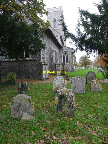 Photo 6"x4" Church detail seen from rear of Churchyard Aylsham c2021