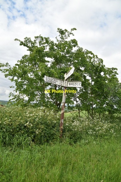 Photo 6"x4" Leaning roadsign, Stump Cross Kelshall c2021