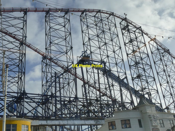 Photo 6"x4" Rides at Blackpool Pleasure Beach South Shore c2021