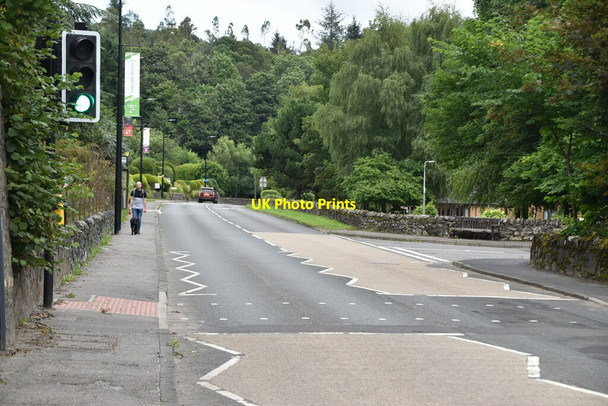 Photo 6"x4" Perth Rd Pitlochry c2021