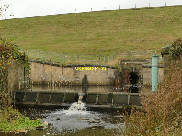 Photo 6"x4" Eldwick Reservoir - compensation weir  Bingley\/SE1139 c2021