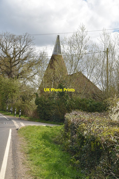 Photo 6"x4" Great Jobs Cross Oast Great Job's Cross c2021