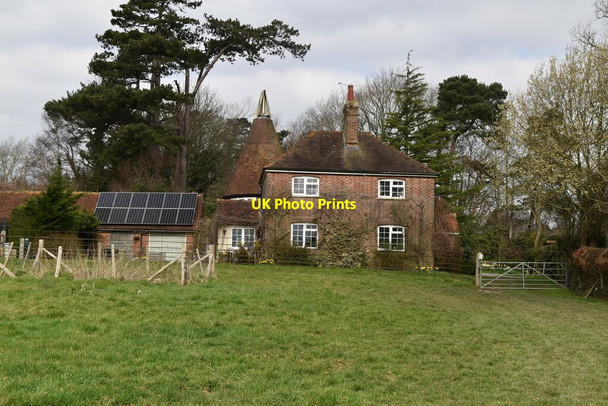 Photo 6"x4" Burnt House Farm Oast Burwash Weald c2021