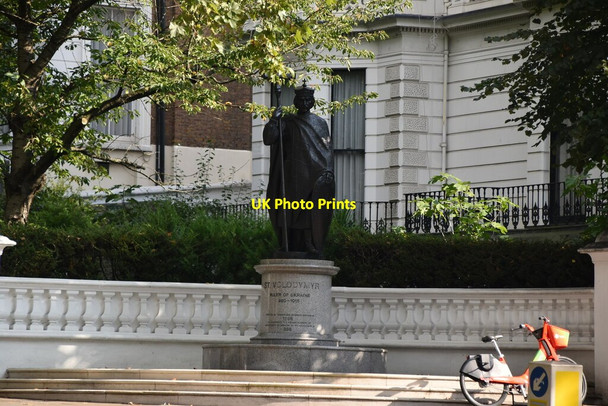 Photo 6"x4" Statue of St Volodymyr Kensington\/TQ2579 c2021
