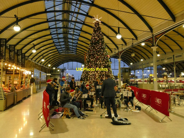 Photo 6"x4" Seasonal concert, Newcastle central station Newcastle upon Tyne c2021