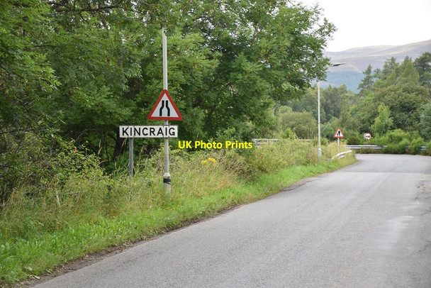 Photo 6"x4" Entering Kincraig Kincraig\/NH8305 c2021