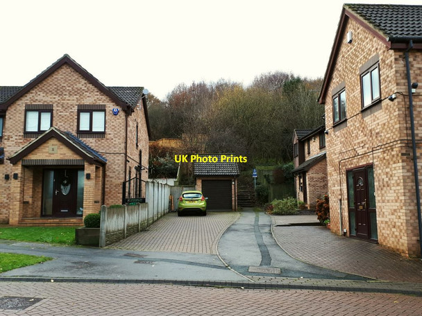 Photo 6"x4" Steps up from Horton Rise Pudsey\/SE2233 c2021