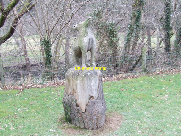 Photo 6"x4" Frog and Wolf sculpture Dd\u00f4l Cownwy c2007