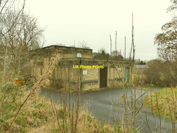 Photo 6"x4" Water company building, Heaton reservoir Shipley\/SE1437 c2021