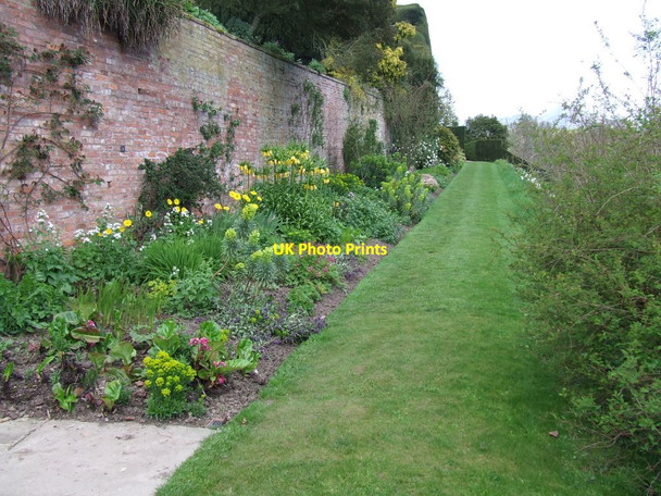 Photo 6"x4" The lowest terrace Welshpool\/Y Trallwng c2006