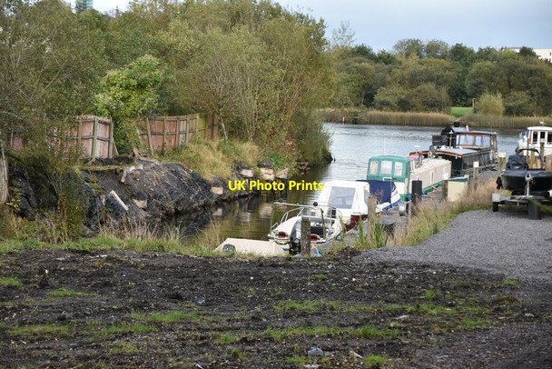 Photo 6"x4" A small wharf Enniskillen c2021