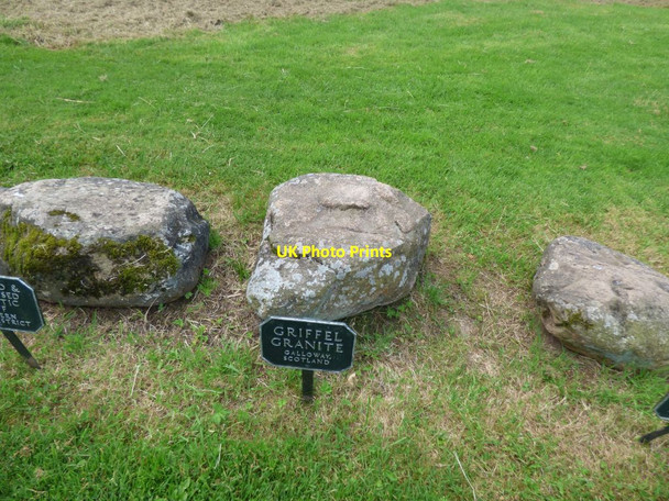 Photo 6"x4" Glacial erratic boulders Wightwick Manor c2017