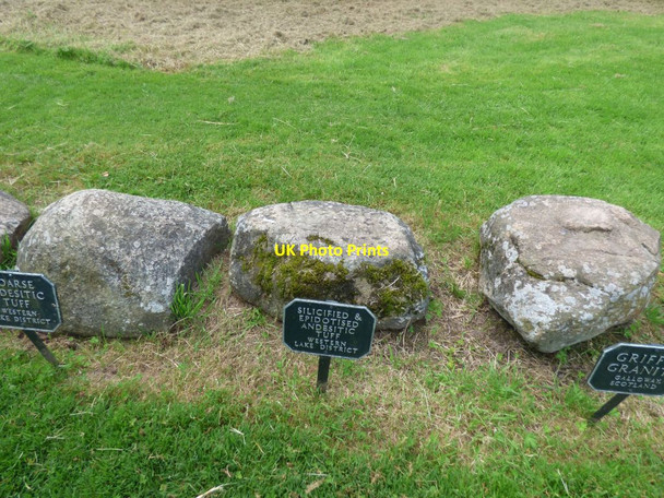 Photo 6"x4" Glacial erratic boulders Wightwick Manor c2017 P1