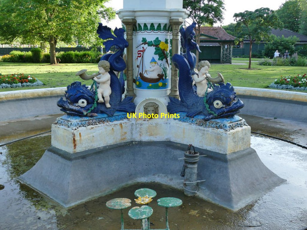 Photo 6"x4" Victoria Fountain in Vivary Park - detail (1) Taunton\/ST2324 c2021