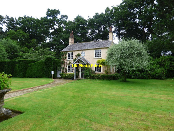 Photo 6"x4" Cottage in the grounds of Henbury Hall Longmoss c2017