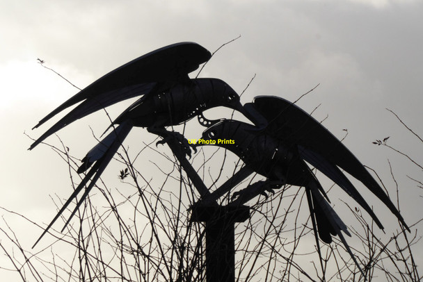 Photo 6"x4" The 'Swallows Return' sculpture Ledbury c2022