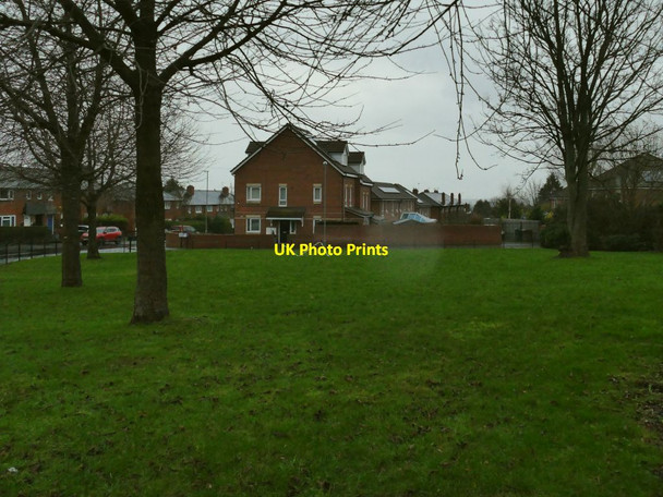 Photo 6"x4" Pocket park on Scott Hall Grove Leeds\/SE3034 c2022