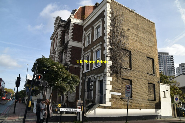 Photo 6"x4" Corner of Campbell Rd Bow\/TQ3682 c2021