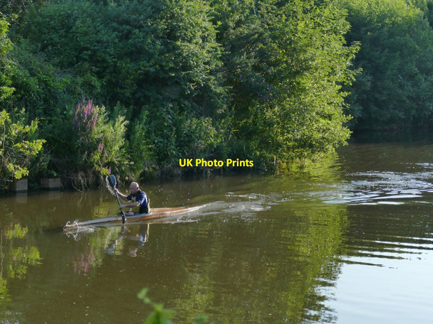 Photo 6"x4" Kayaker on the river Tone in Taunton Taunton\/ST2324 c2021