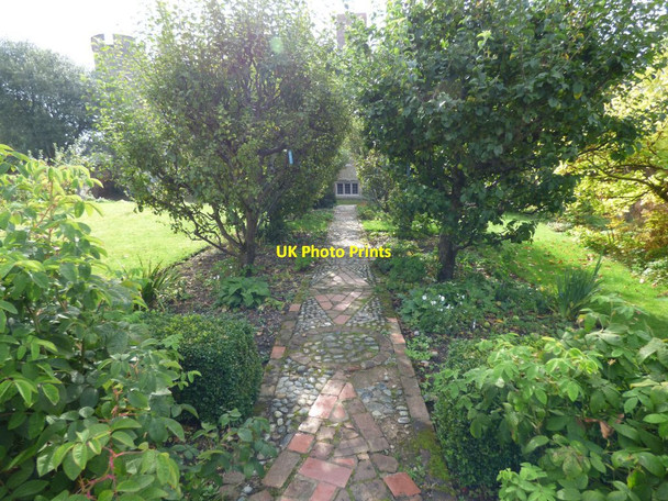 Photo 6"x4" Path down to the courtyard at the rear of the Castle Croft\/SO4565 c2016