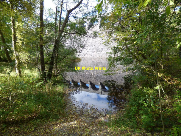 Photo 6"x4" Reflection of the Dam in the River Vyrnwy Llanwddyn c2016