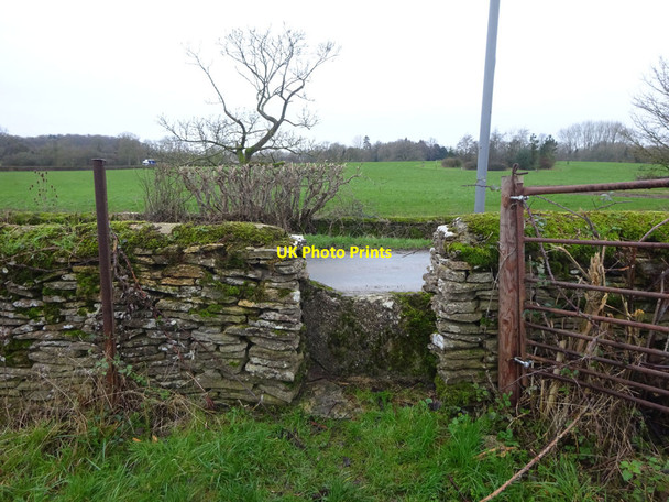 Photo 6"x4" Stone Stile, Ampney St Mary Ampney St Peter c2022
