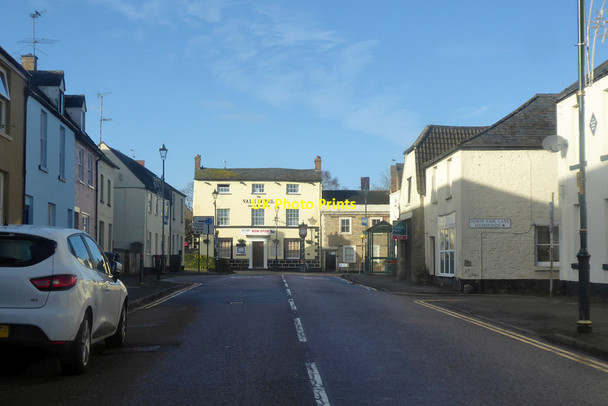 Photo 6"x4" Calcutt Street and The Vale Hotel, Cricklade Cricklade c2022