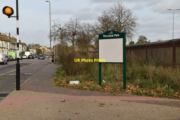 Photo 6"x4" The Linear Park Leyton\/TQ3786 c2021