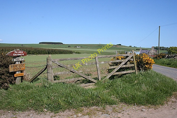 Photo 6"x4" Signs by the Gate Arthrath c2009