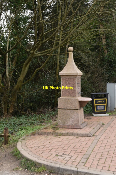Photo 6"x4" Drinking Fountain, Hurst Green Hurst Green\/TQ7327 c2021