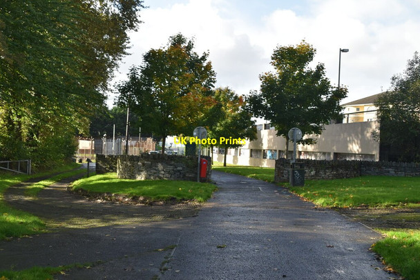 Photo 6"x4" Approaching Bay Road Estate Londonderry\/C4316 c2021
