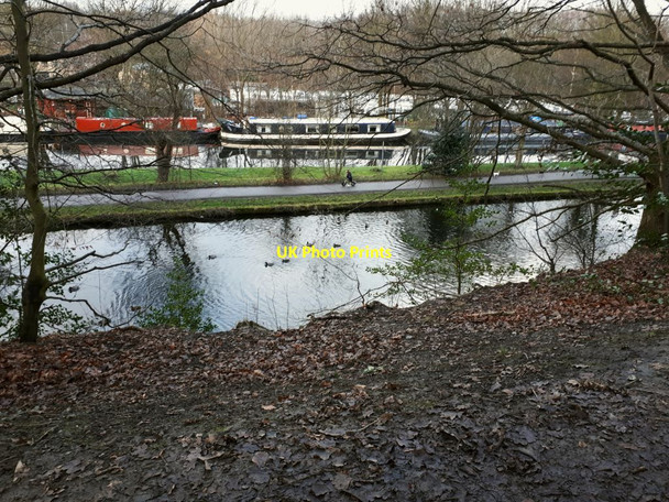 Photo 6"x4" Leeds and Liverpool Canal below Armley Upper Armley c2022