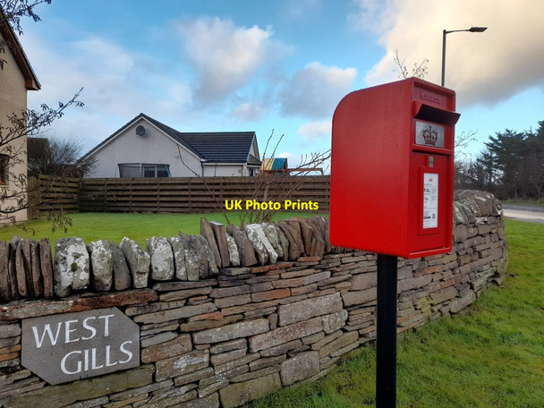 Photo 6"x4" Post Box at West Gills Thurso c2022