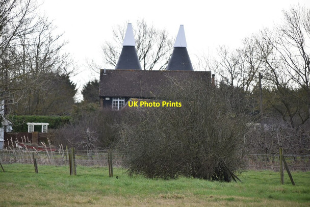 Photo 6"x4" New Barns Oast Paddock Wood\/TQ6744 c2021