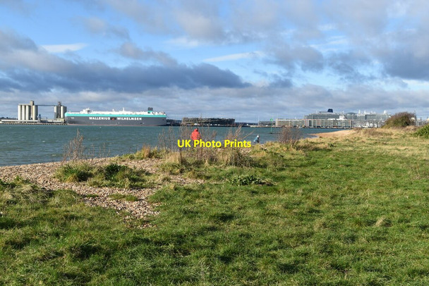 Photo 6"x4" On the shore at Weston, looking towards Southampton Docks Weston\/SU4410 c2022