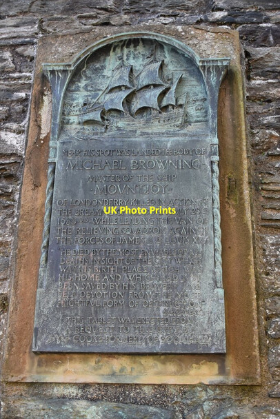 Photo 6"x4" Monument to Michael Browning, City Walls Londonderry\/C4316 c2021